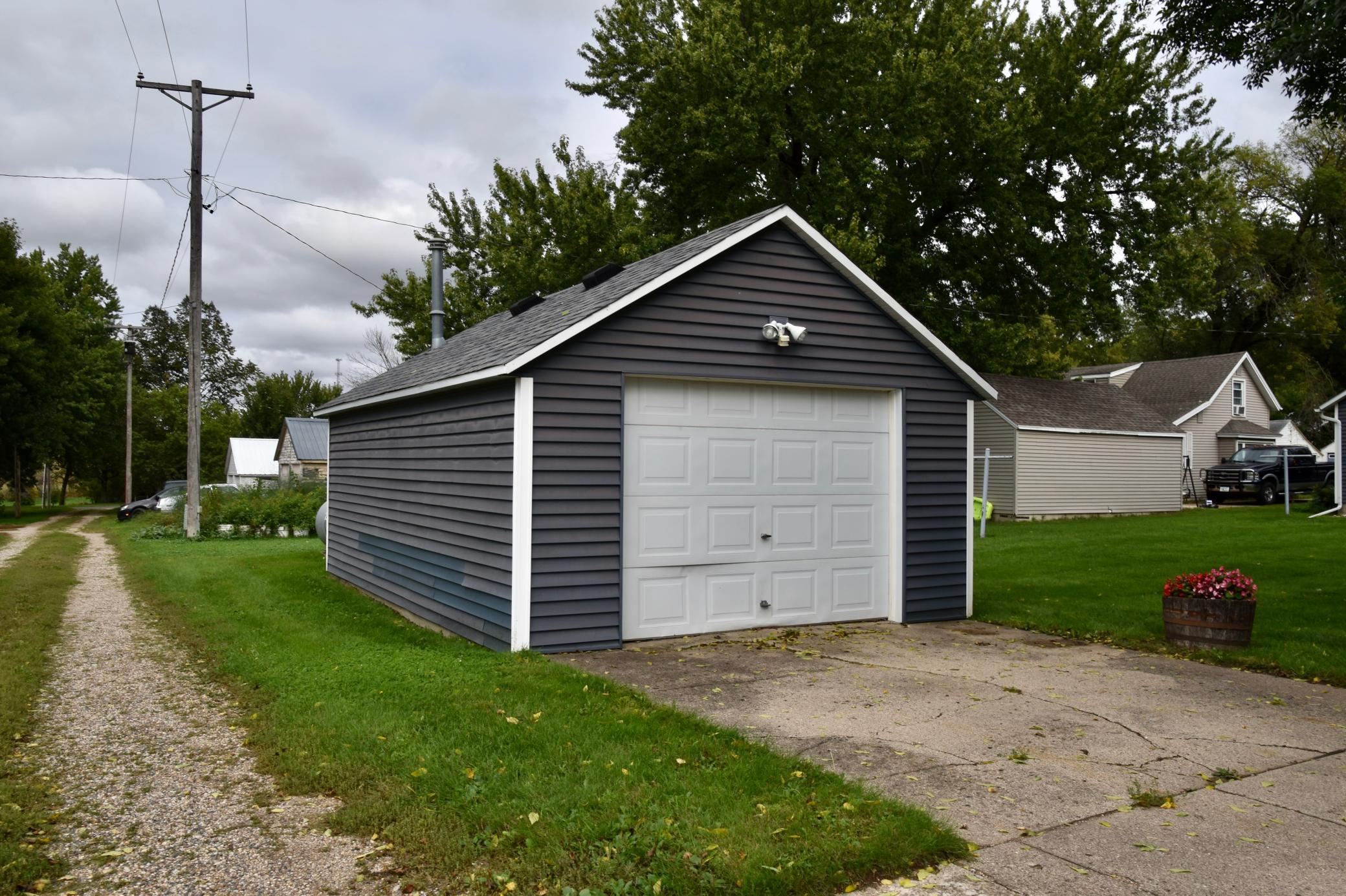 1069 Pine Street Property Photo 8