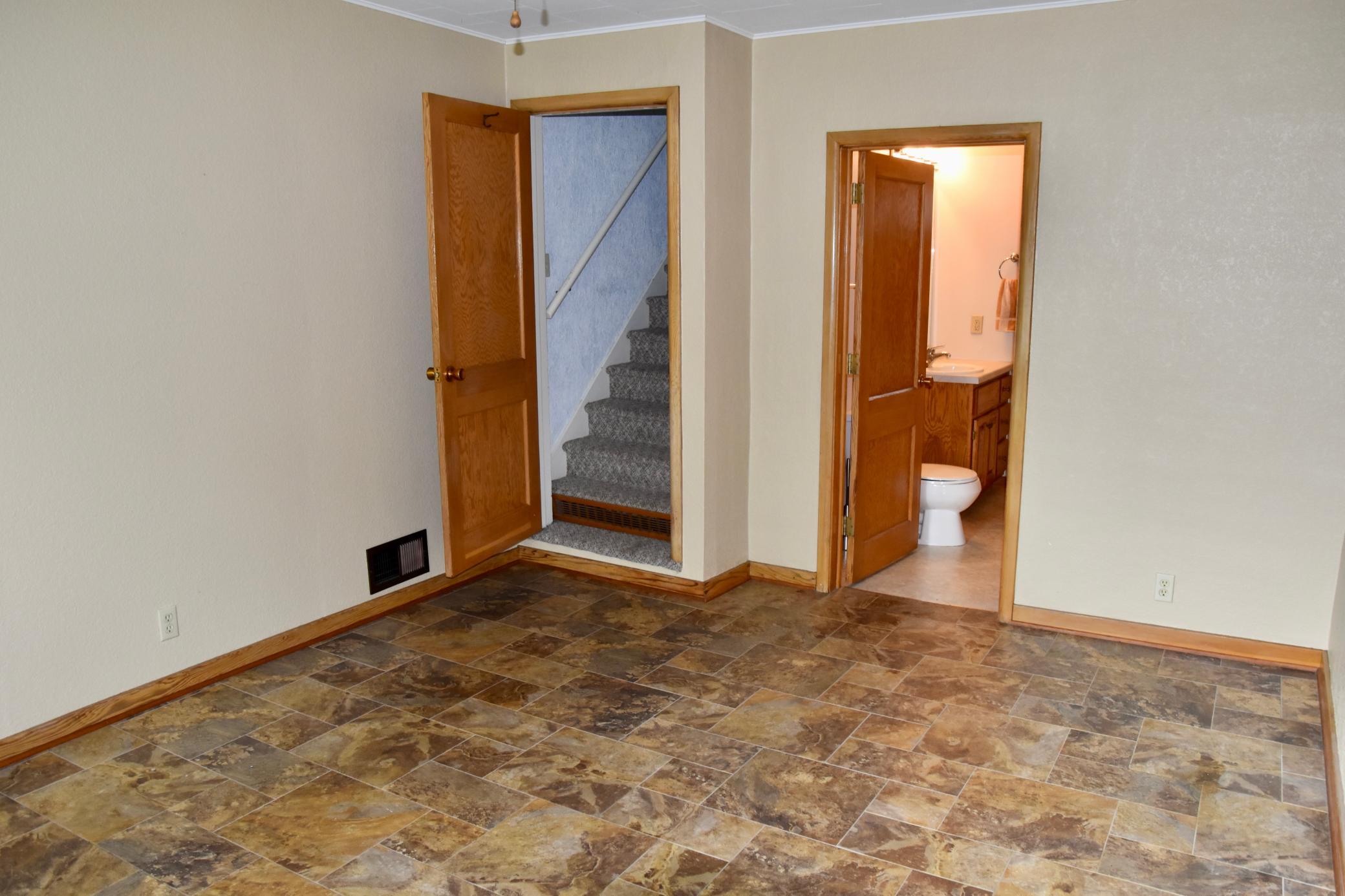 1069 Pine Street Property Photo 23