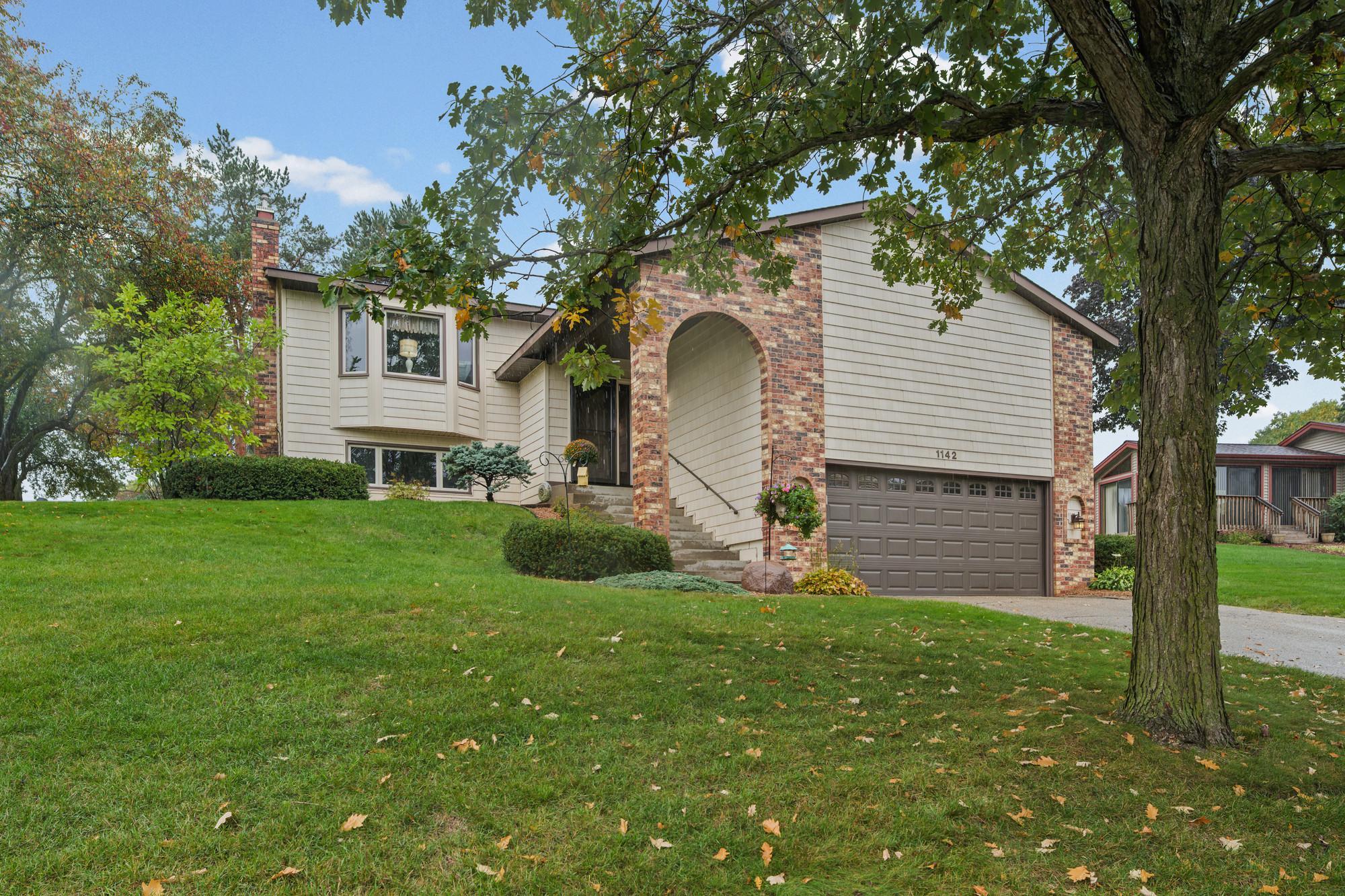 1142 Parkview Lane Property Photo 1