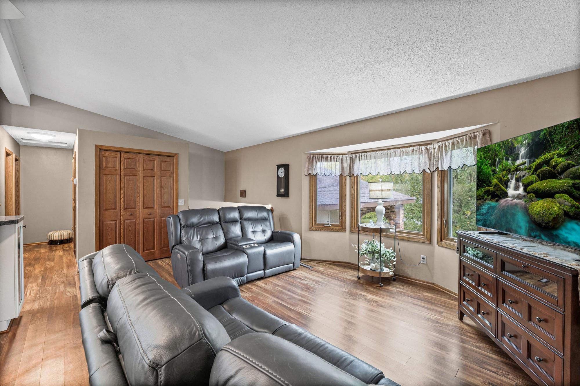 1142 Parkview Lane Property Photo 13