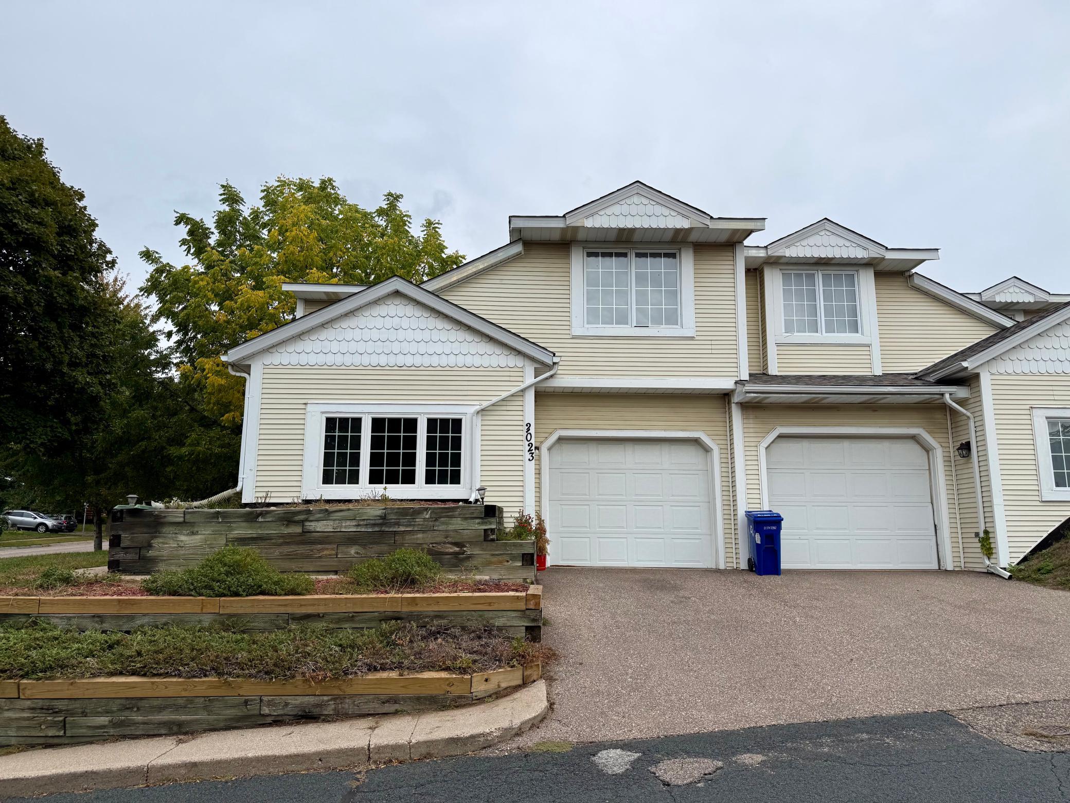 2023 Parkside Drive Property Photo 1