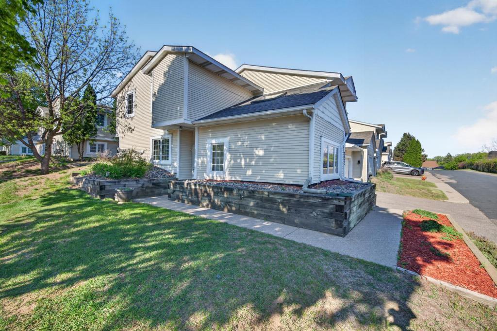 2023 Parkside Drive Property Photo 24