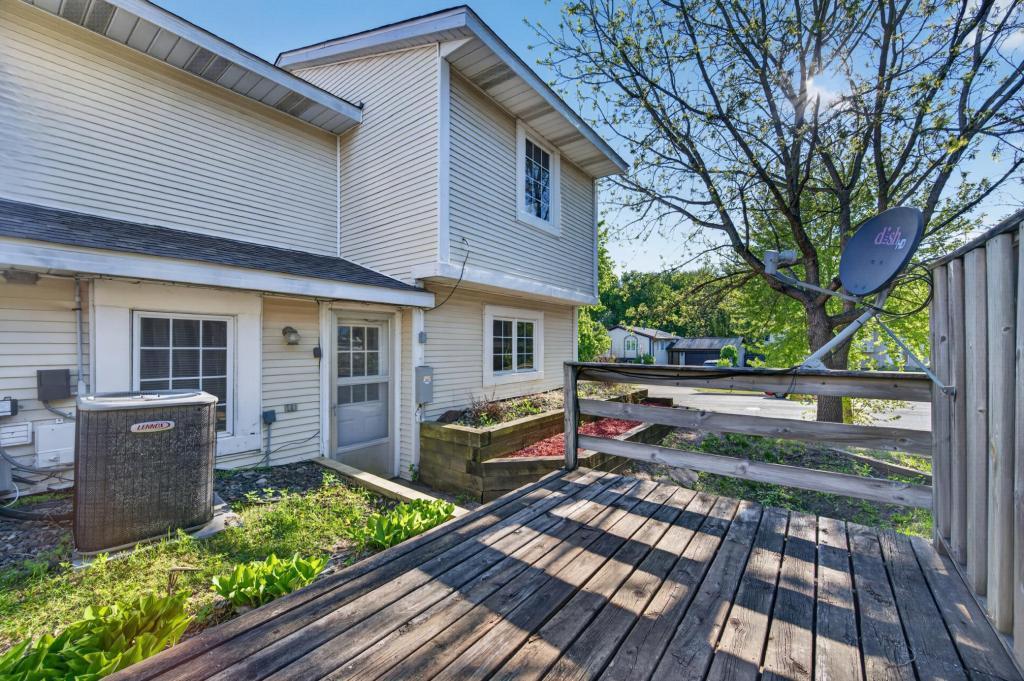 2023 Parkside Drive Property Photo 27