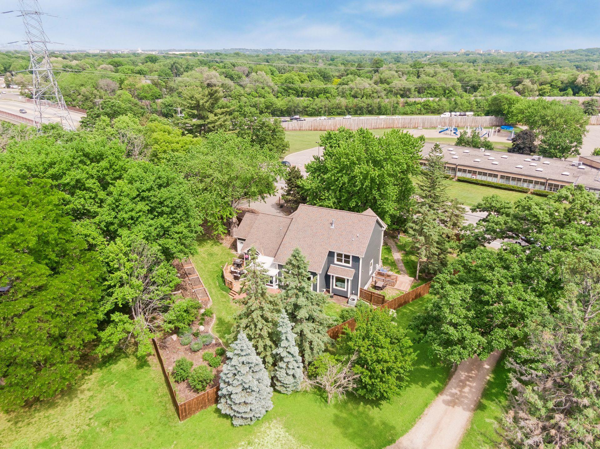 13426 Excelsior Boulevard Property Photo 11