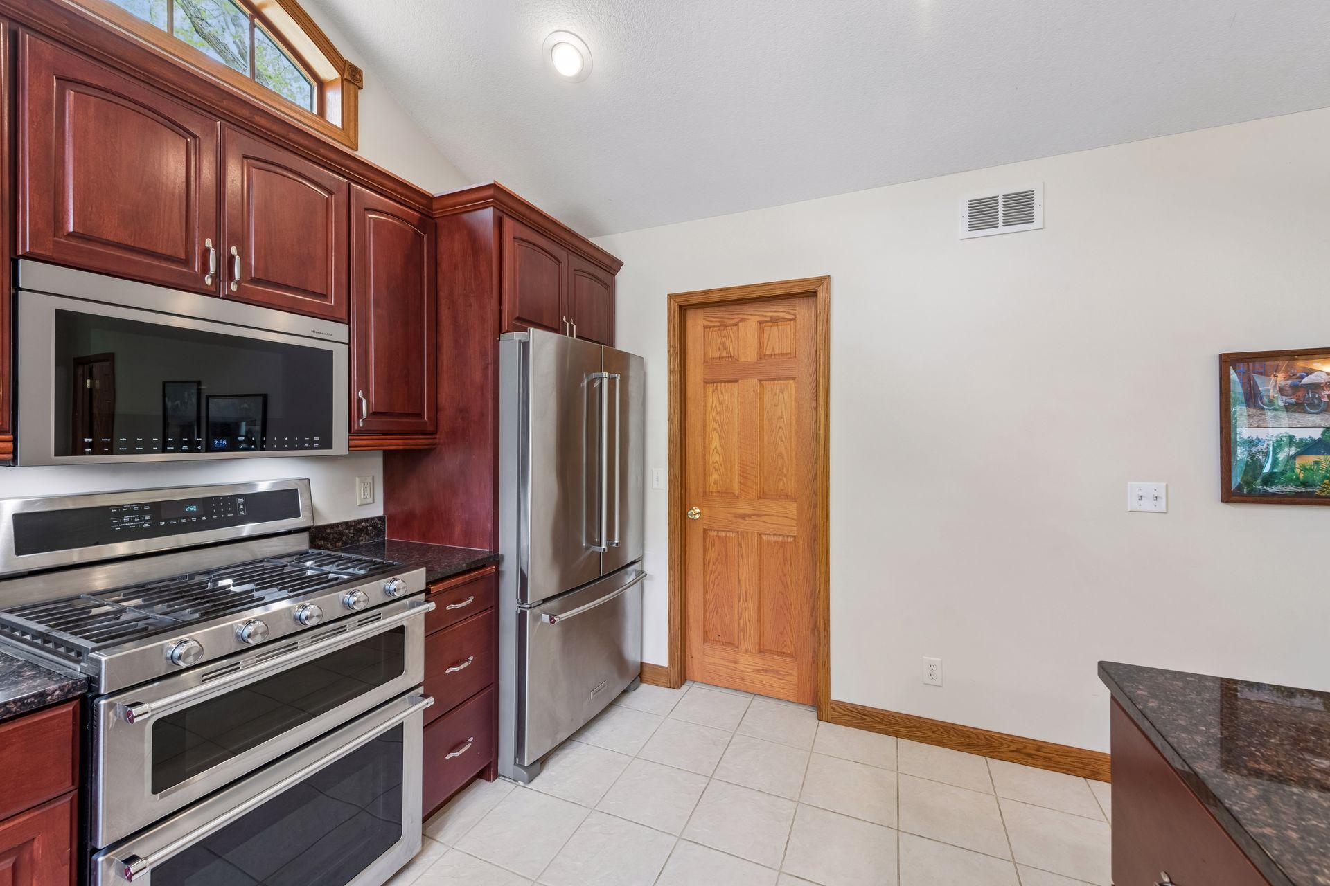13426 Excelsior Boulevard Property Photo 41