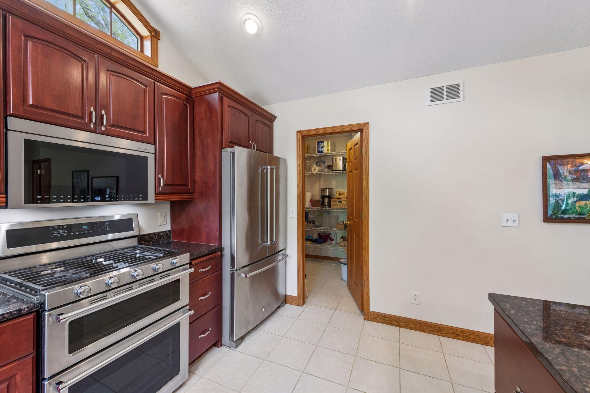 13426 Excelsior Boulevard Property Photo 42