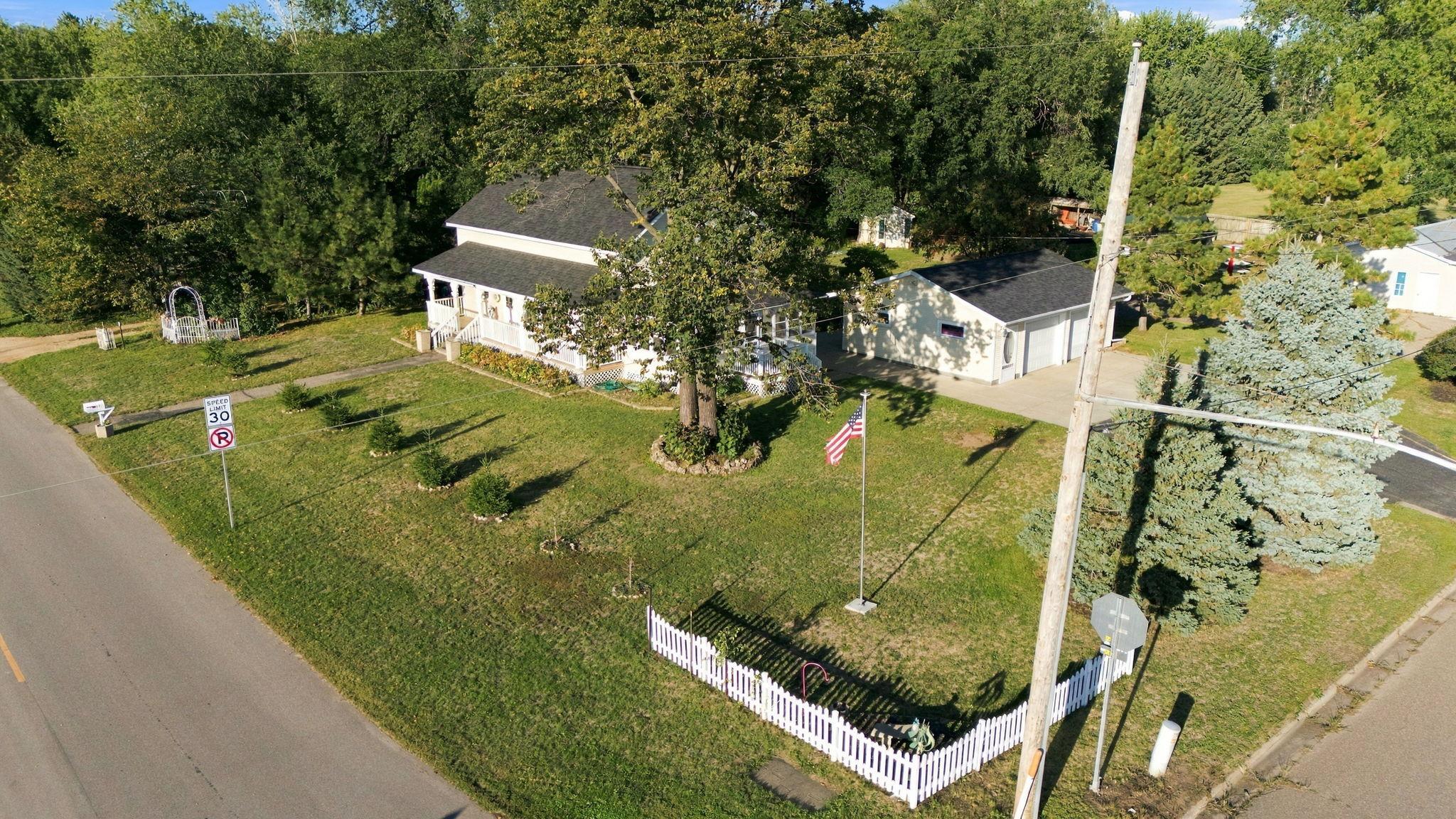 15974 Clayton Avenue E Property Photo 7