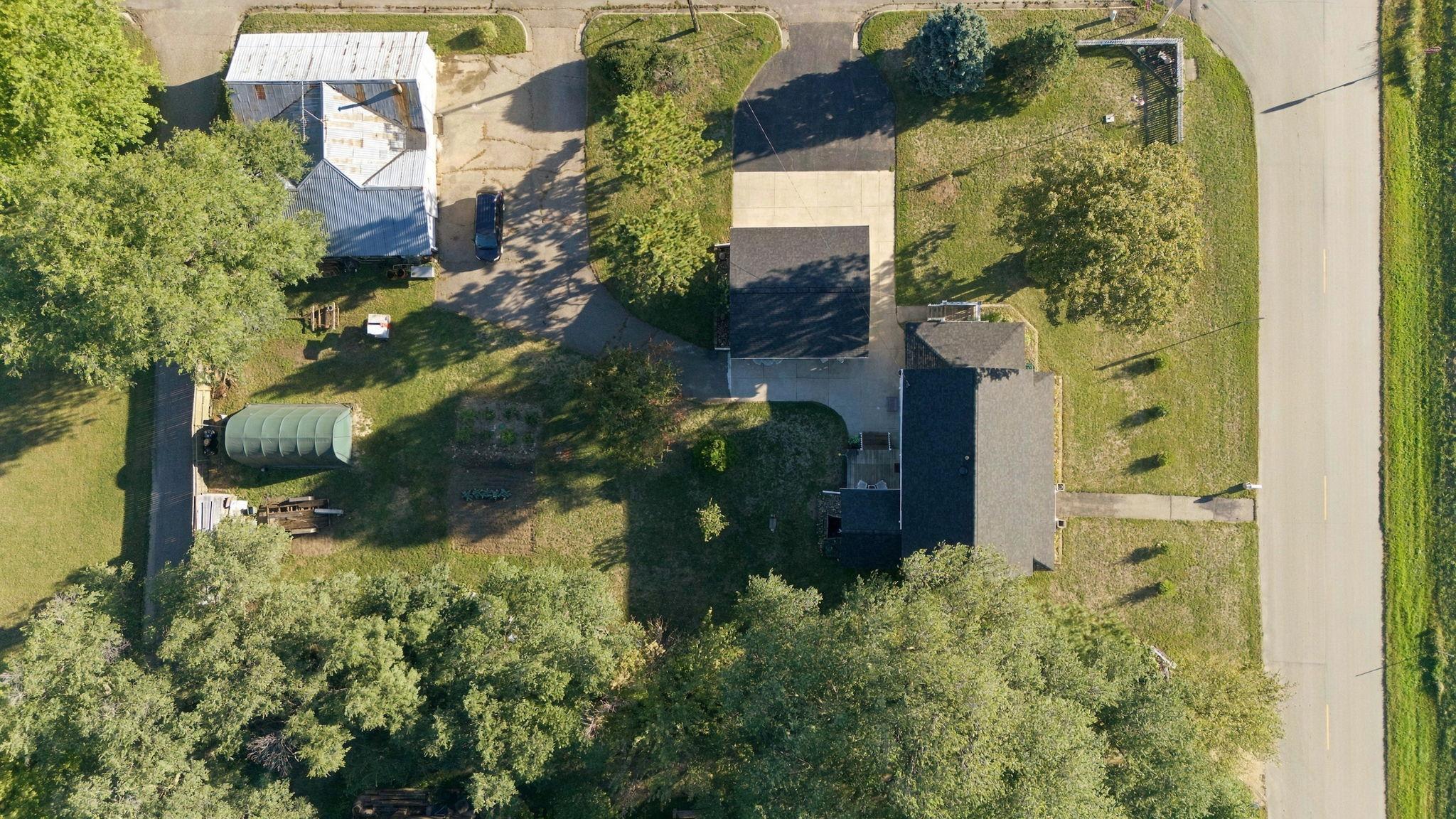 15974 Clayton Avenue E Property Photo 8