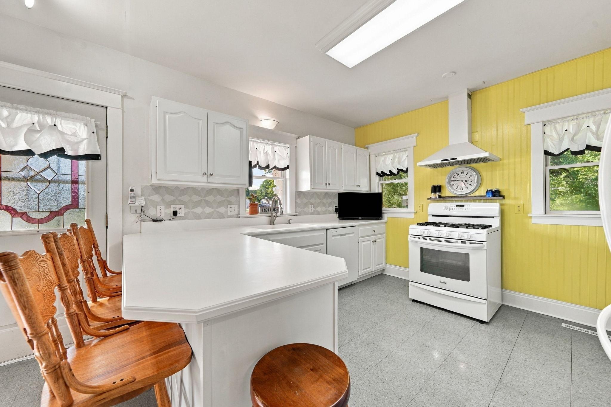 15974 Clayton Avenue E Property Photo 15