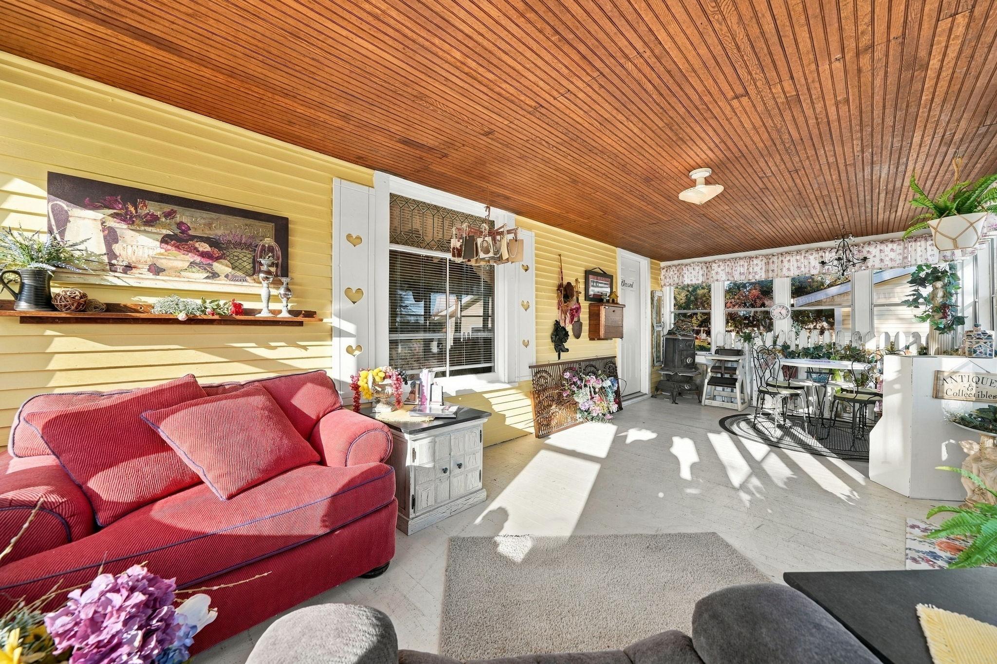15974 Clayton Avenue E Property Photo 18
