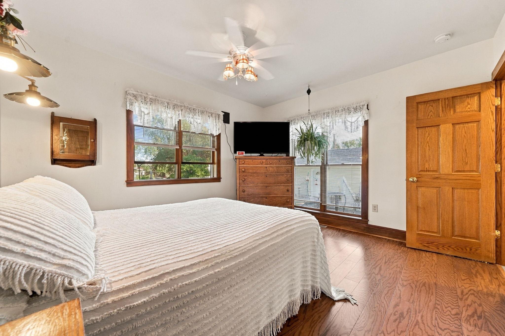 15974 Clayton Avenue E Property Photo 34
