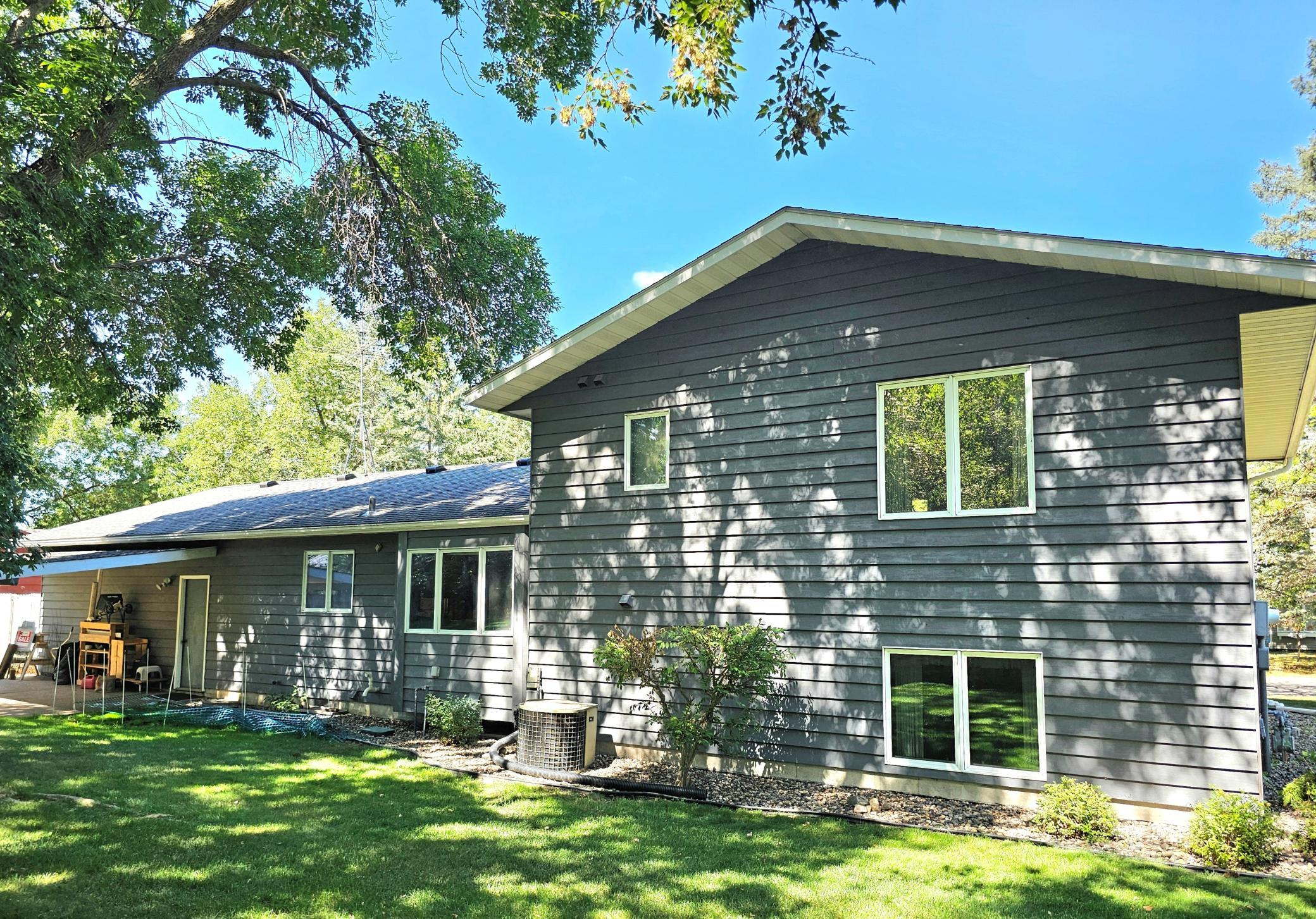1928 Linda Lane Property Photo 3