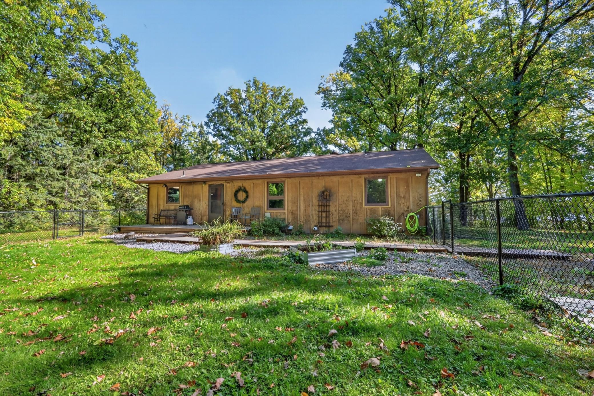 2016 Knollwood Drive Property Photo 1