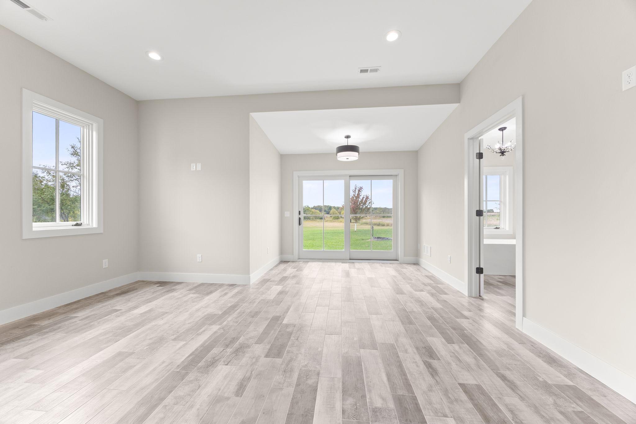 8800 Grace Lane N Property Photo 15