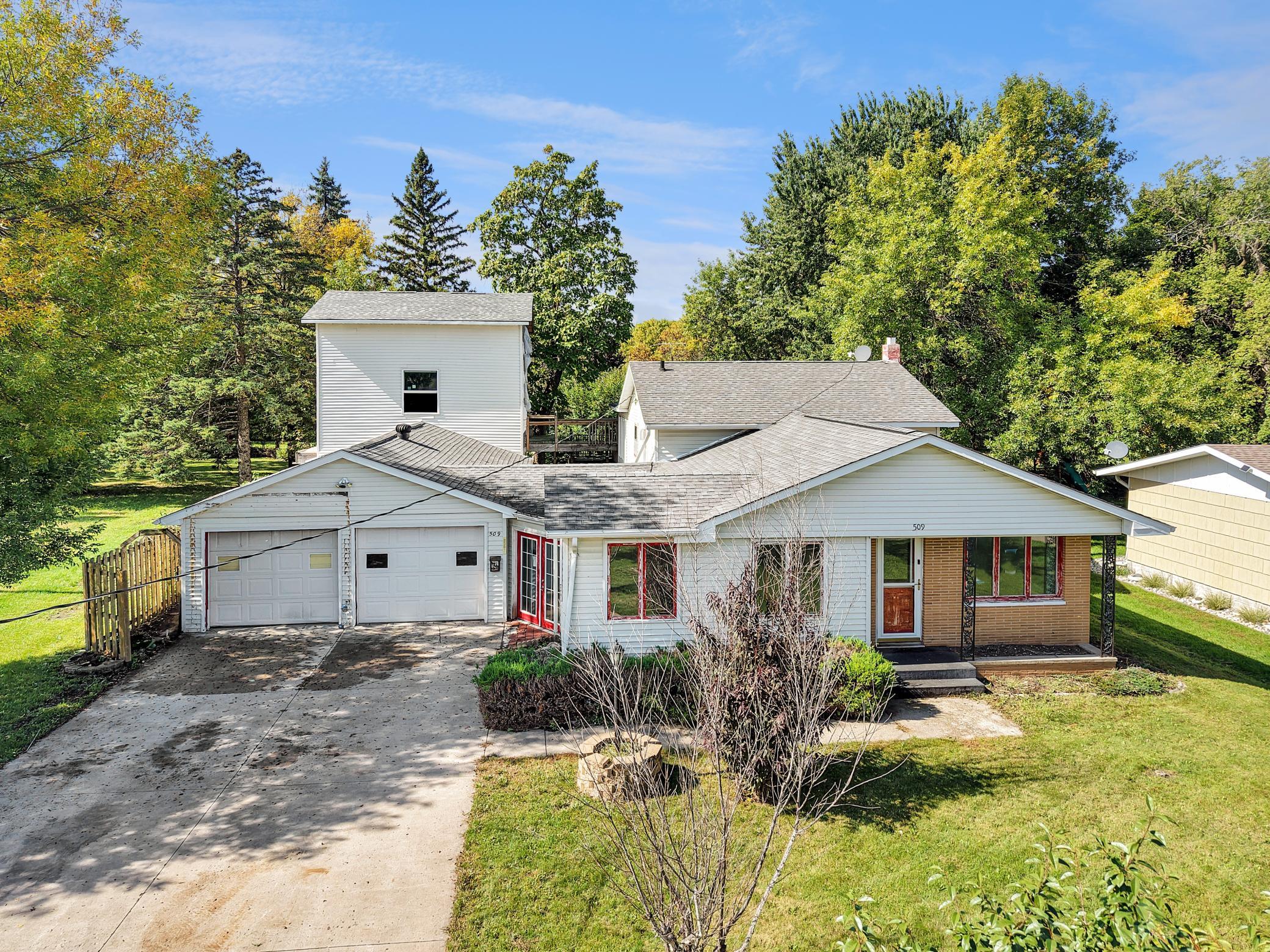509 12th Street N Property Photo 1