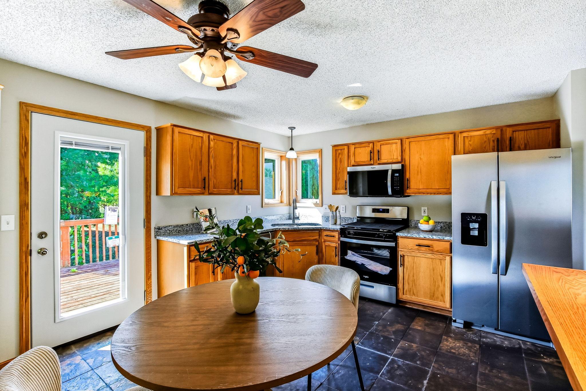 332 Orchard Parkway W Property Photo 5