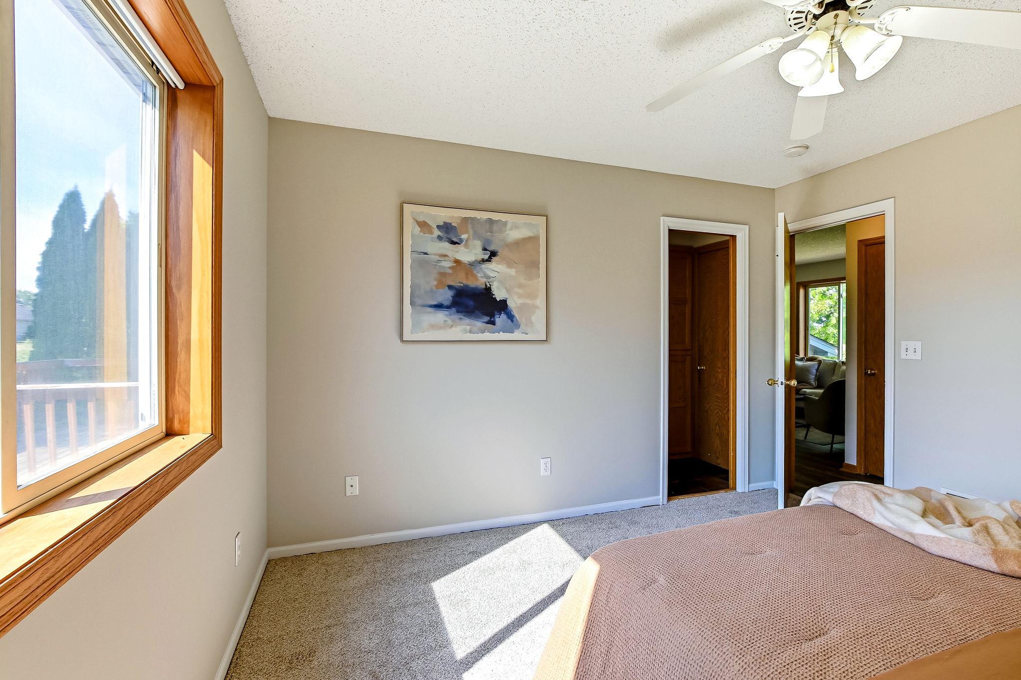 332 Orchard Parkway W Property Photo 9