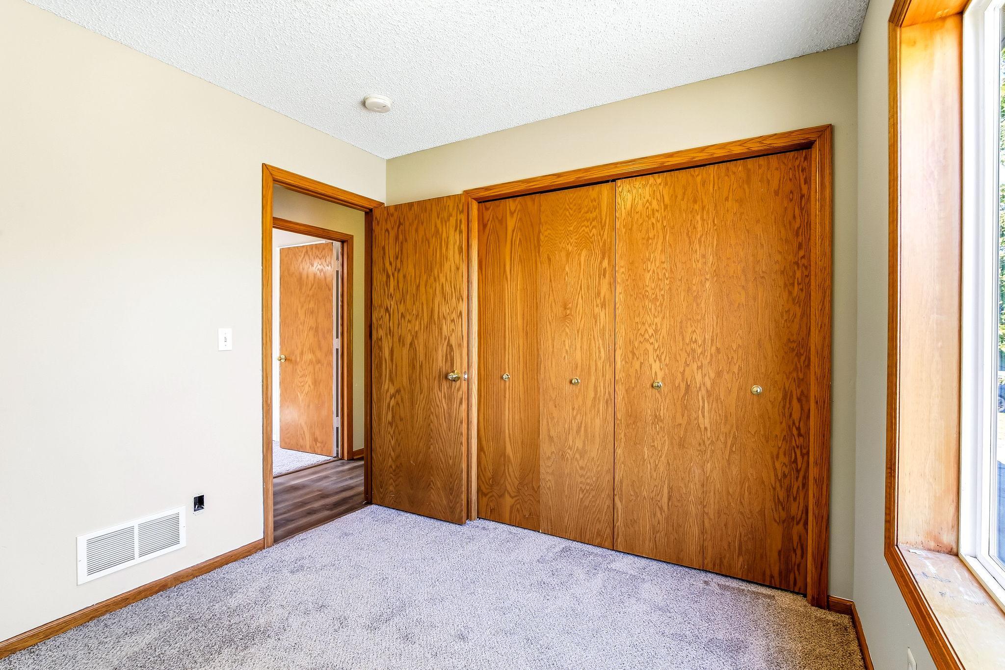 332 Orchard Parkway W Property Photo 11