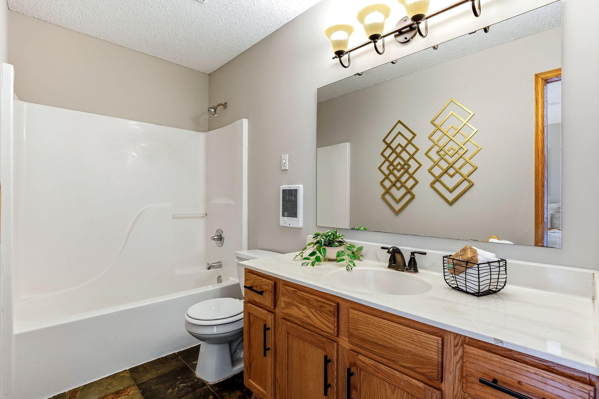 332 Orchard Parkway W Property Photo 12