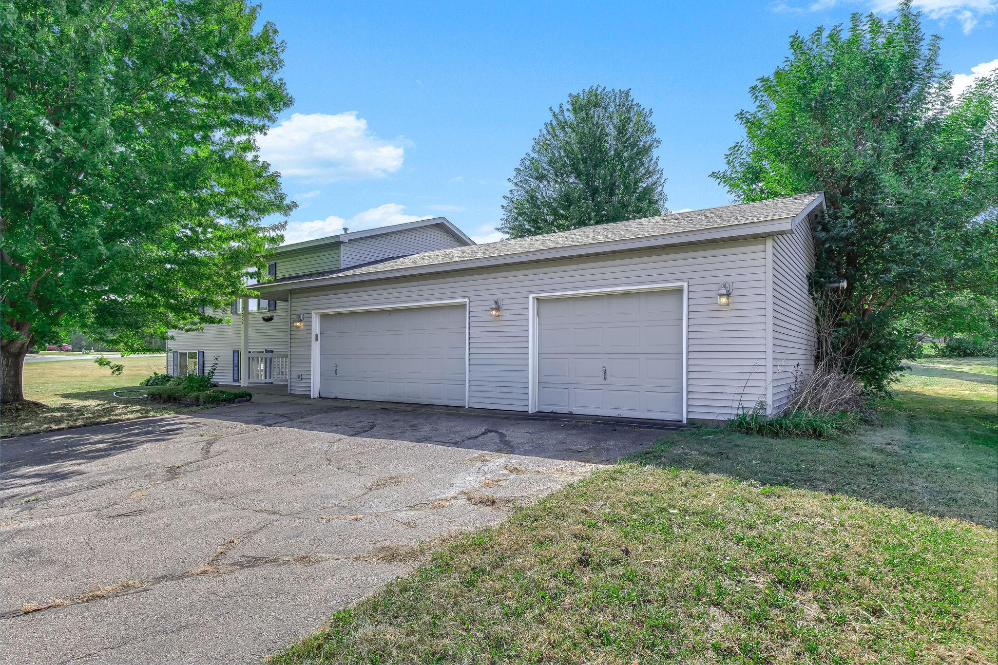 332 Orchard Parkway W Property Photo 21