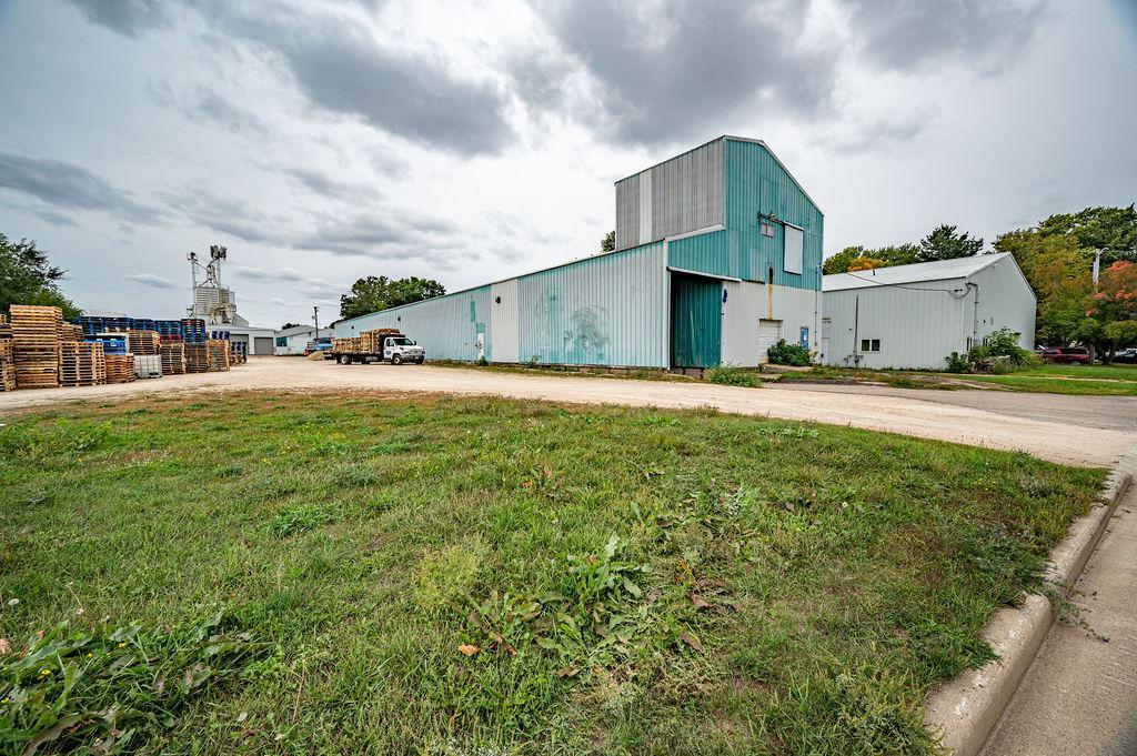 705 Pine Street Property Photo 1