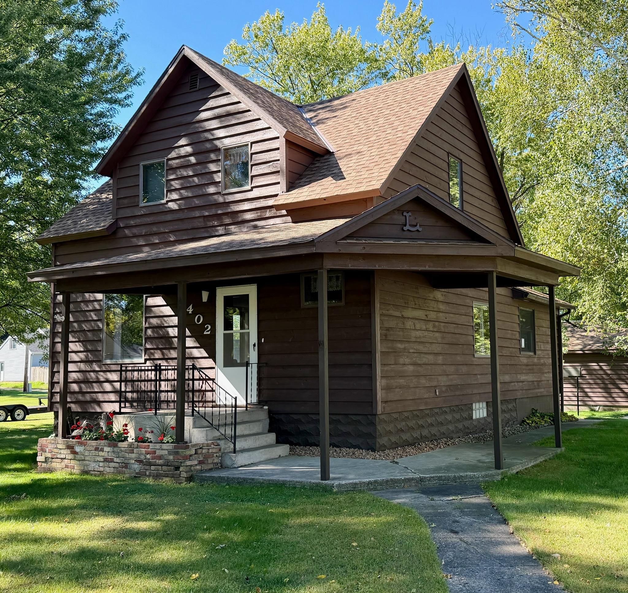 402 3rd Street S Property Photo 1