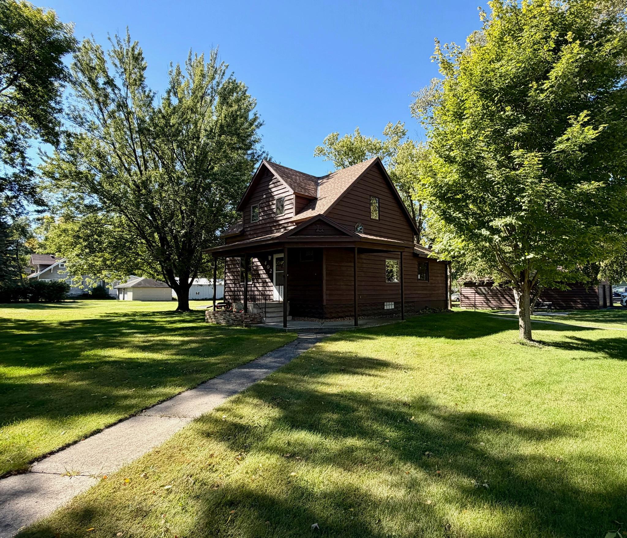 402 3rd Street S Property Photo 2