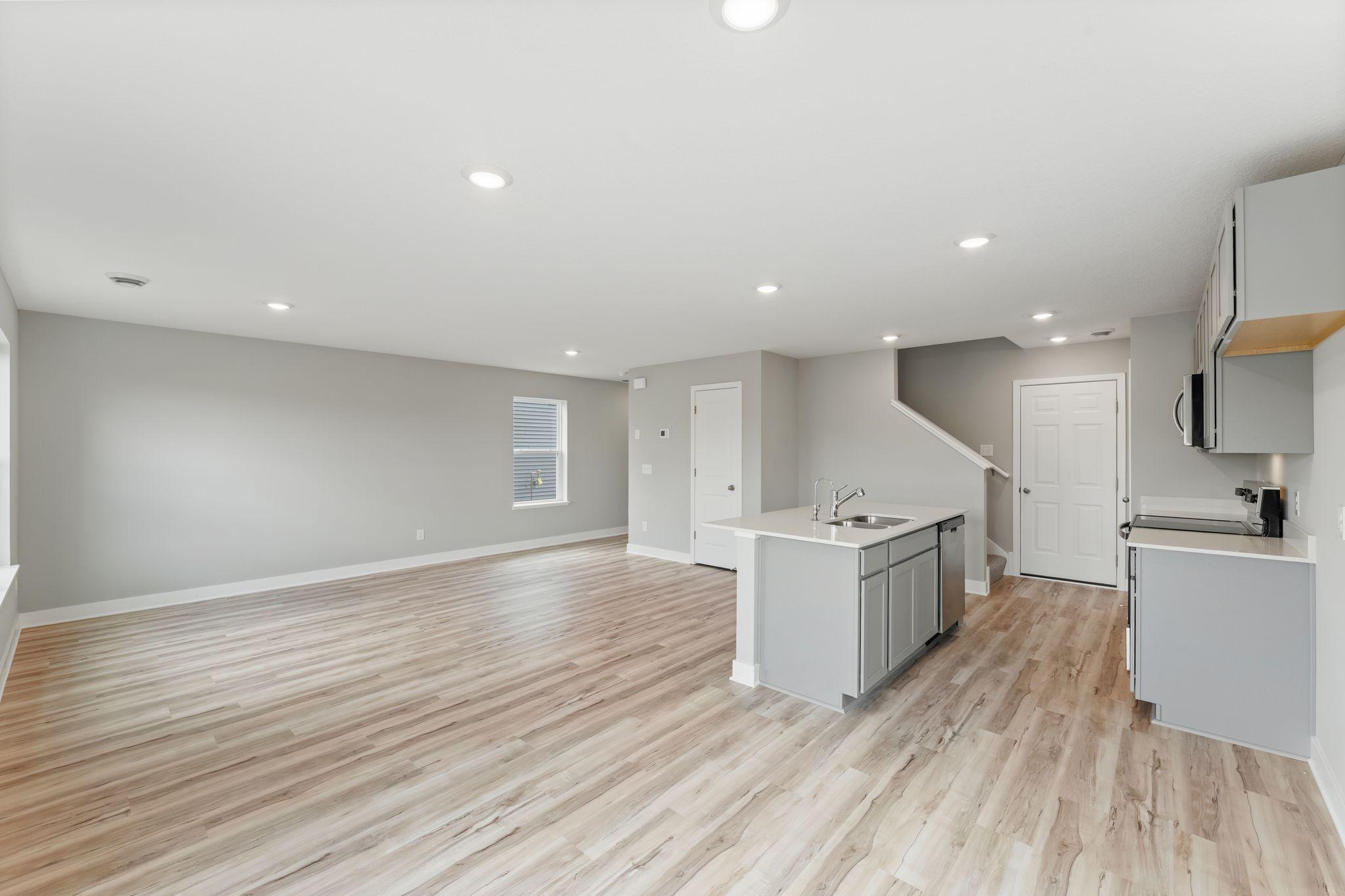 929 Stone Creek Drive Property Photo 3