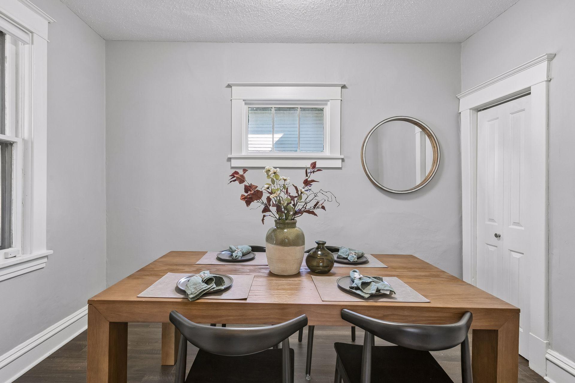 894 Euclid Street Property Photo 10