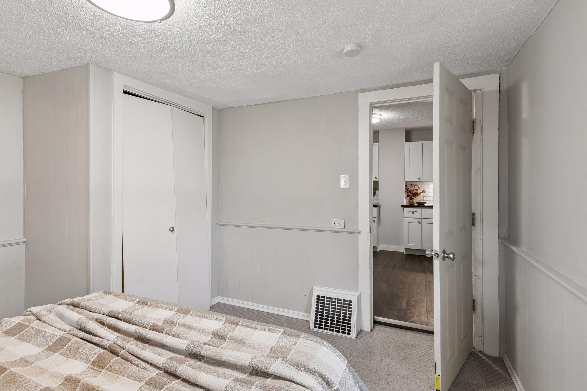 894 Euclid Street Property Photo 15