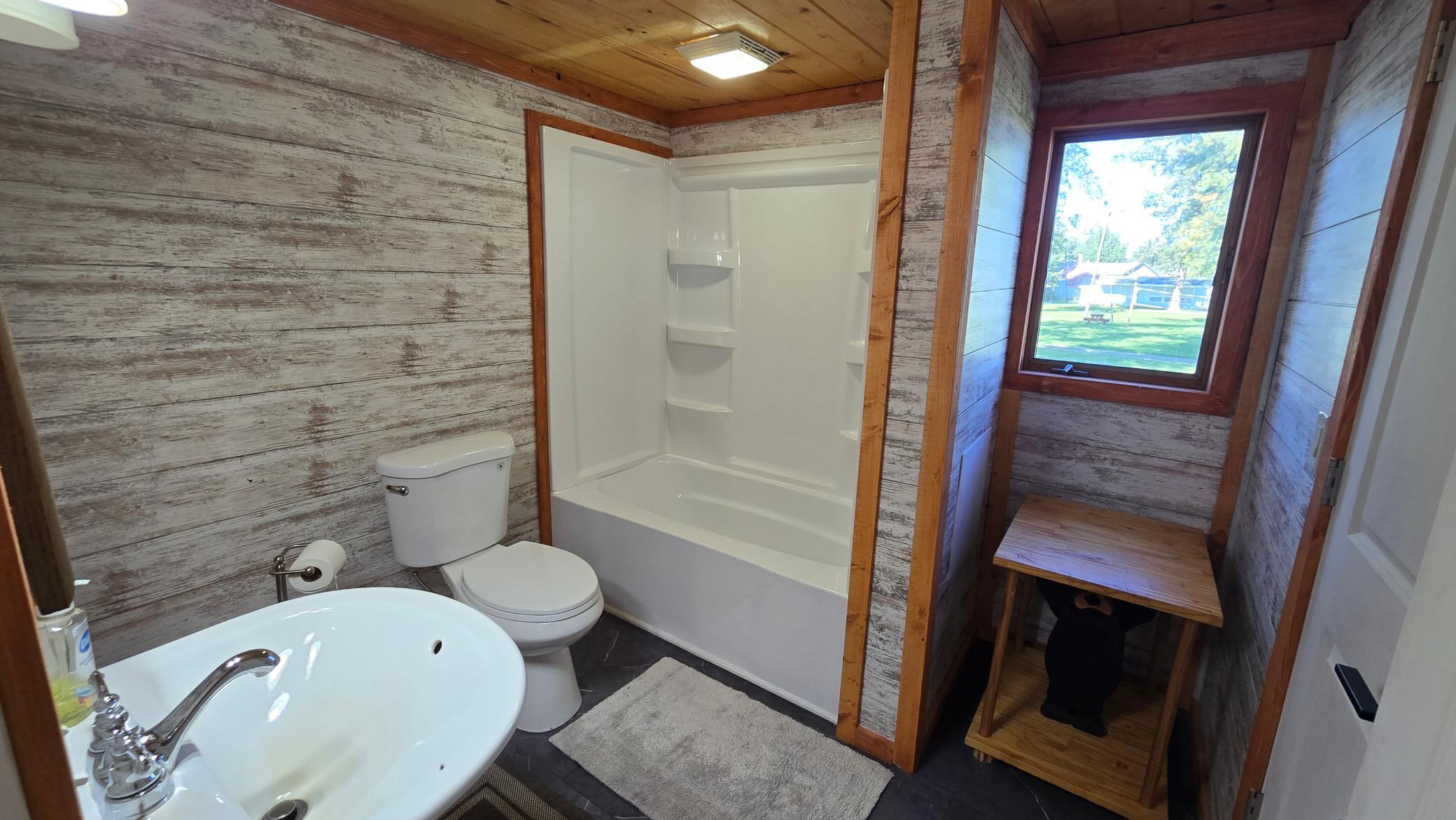 7433 Us Highway 169 Property Photo 8