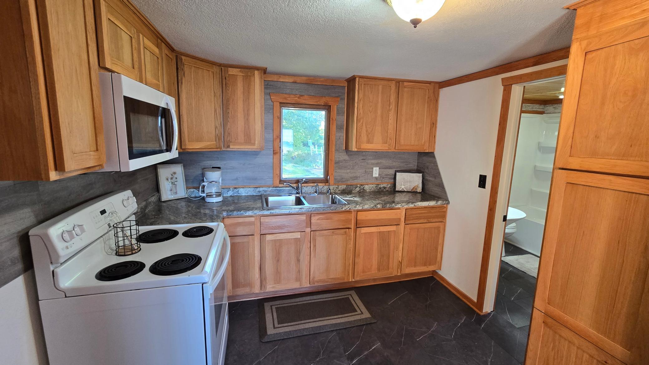 7433 Us Highway 169 Property Photo 10