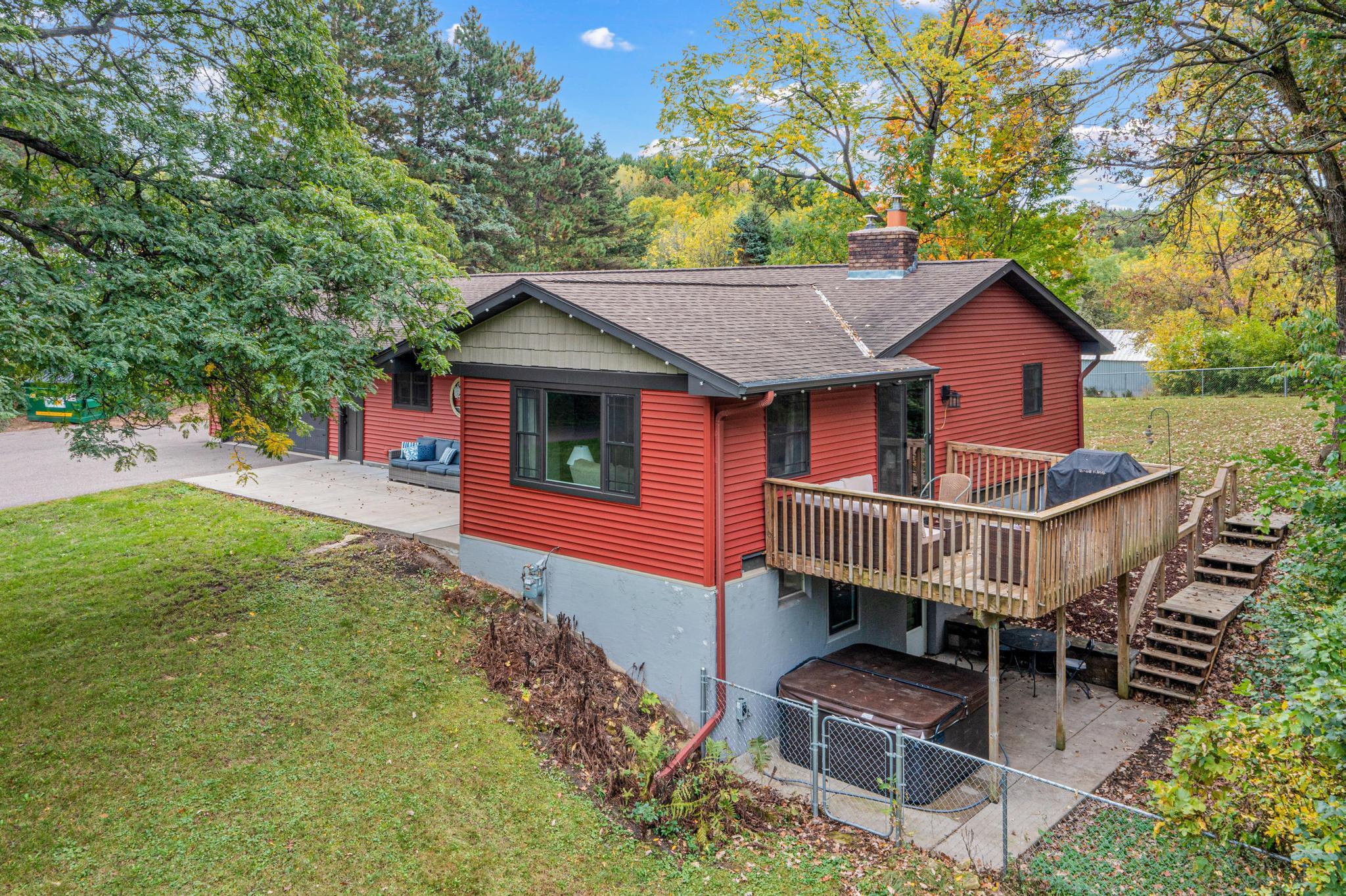 653 Deerwood Drive Property Photo 3