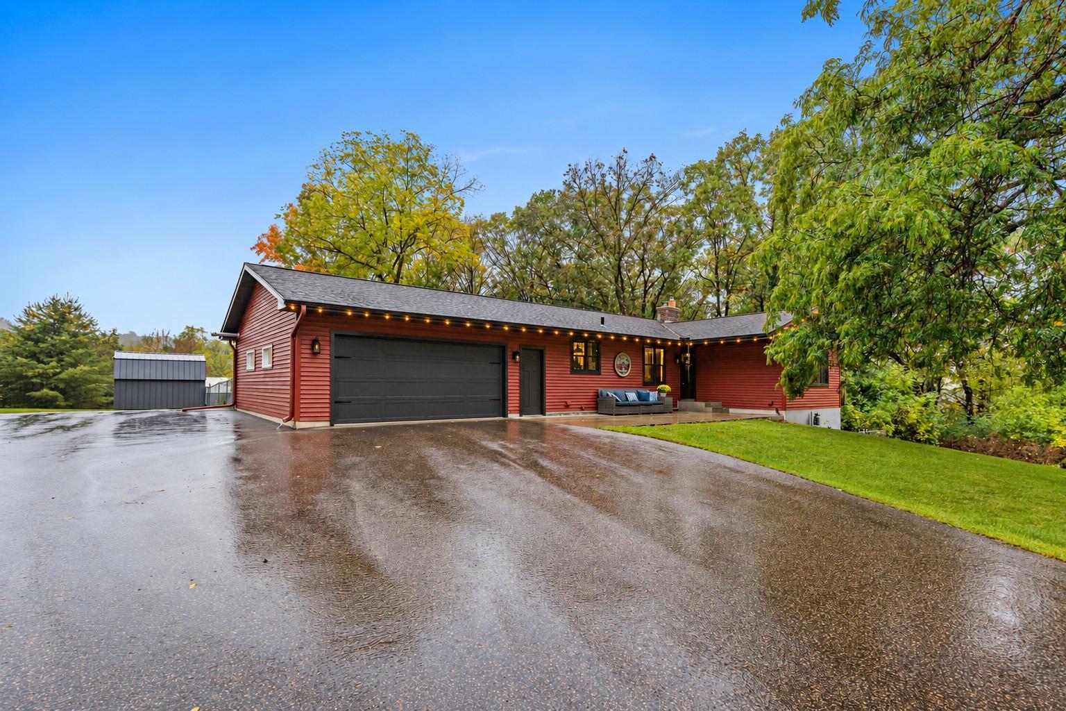 653 Deerwood Drive Property Photo 4