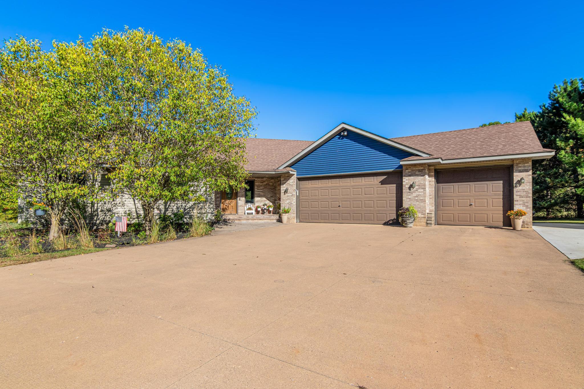 408 Johnson Drive Property Photo 2