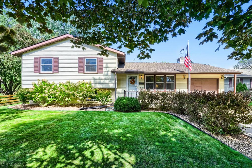 501 17th Street E Property Photo 1