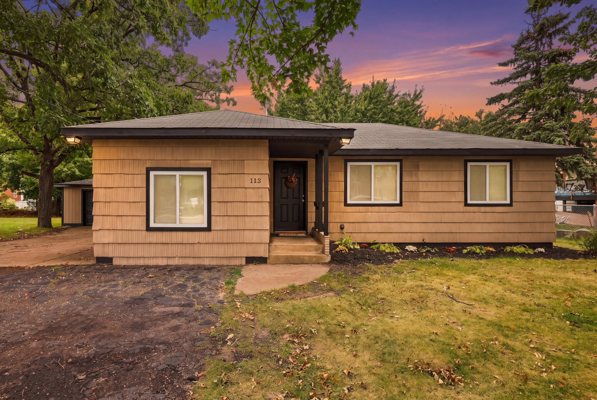 113 1st Street N Property Photo 1