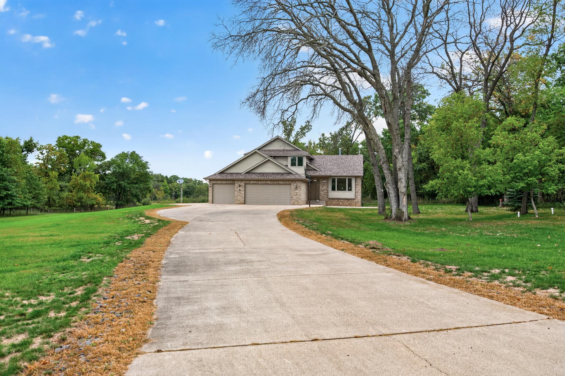 20964 Beaver Dam Court NE Property Photo 1