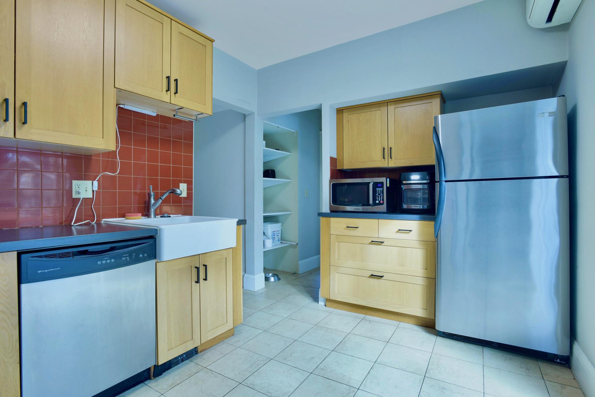 3905 Elliot Avenue Property Photo 3
