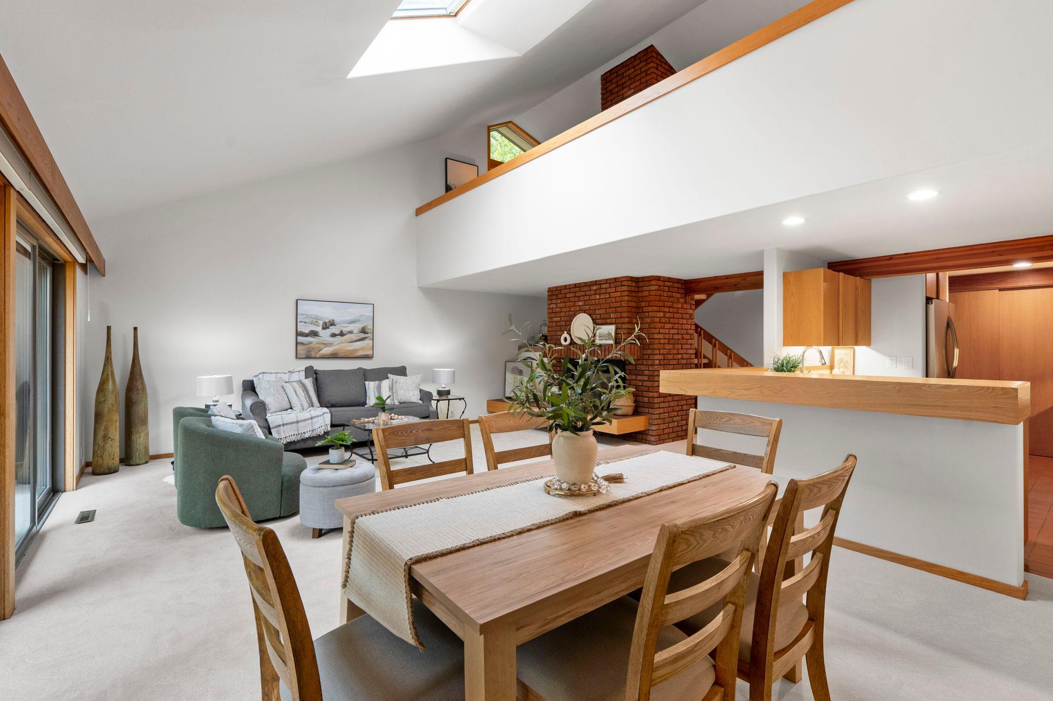215 Eastbank Court N Property Photo 15
