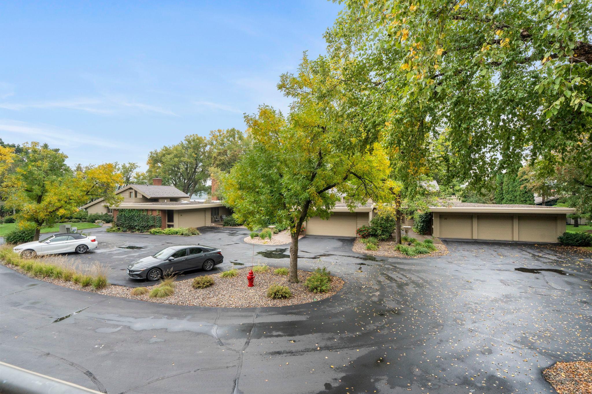 215 Eastbank Court N Property Photo 68