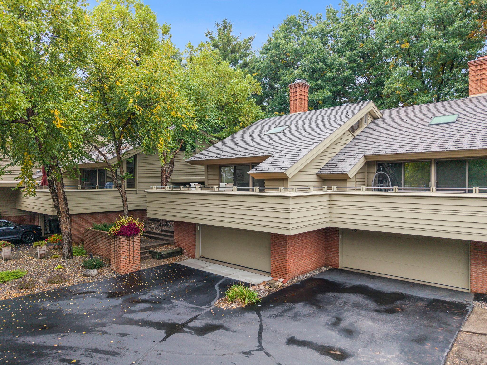 215 Eastbank Court N Property Photo 69