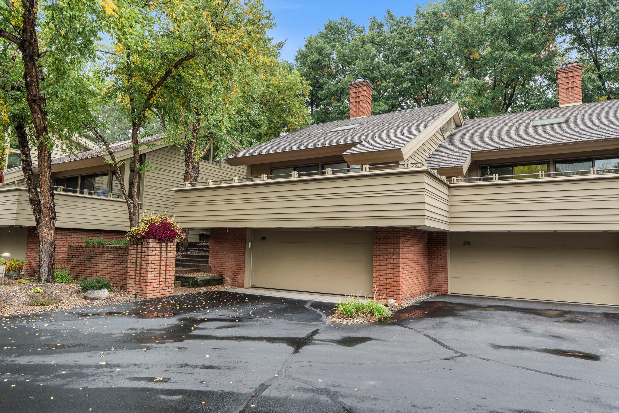 215 Eastbank Court N Property Photo 74