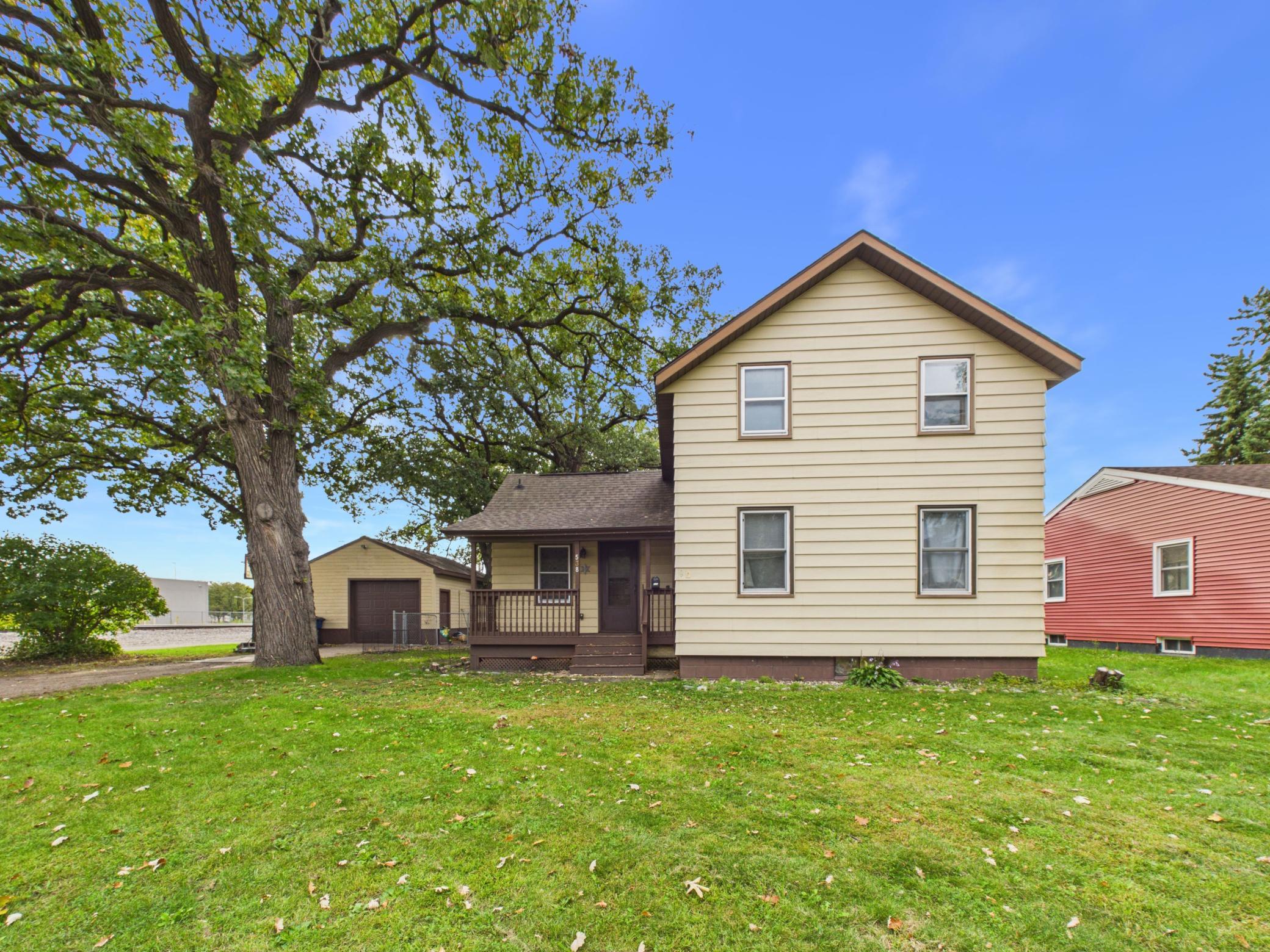 538 2nd Street SE Property Photo 1