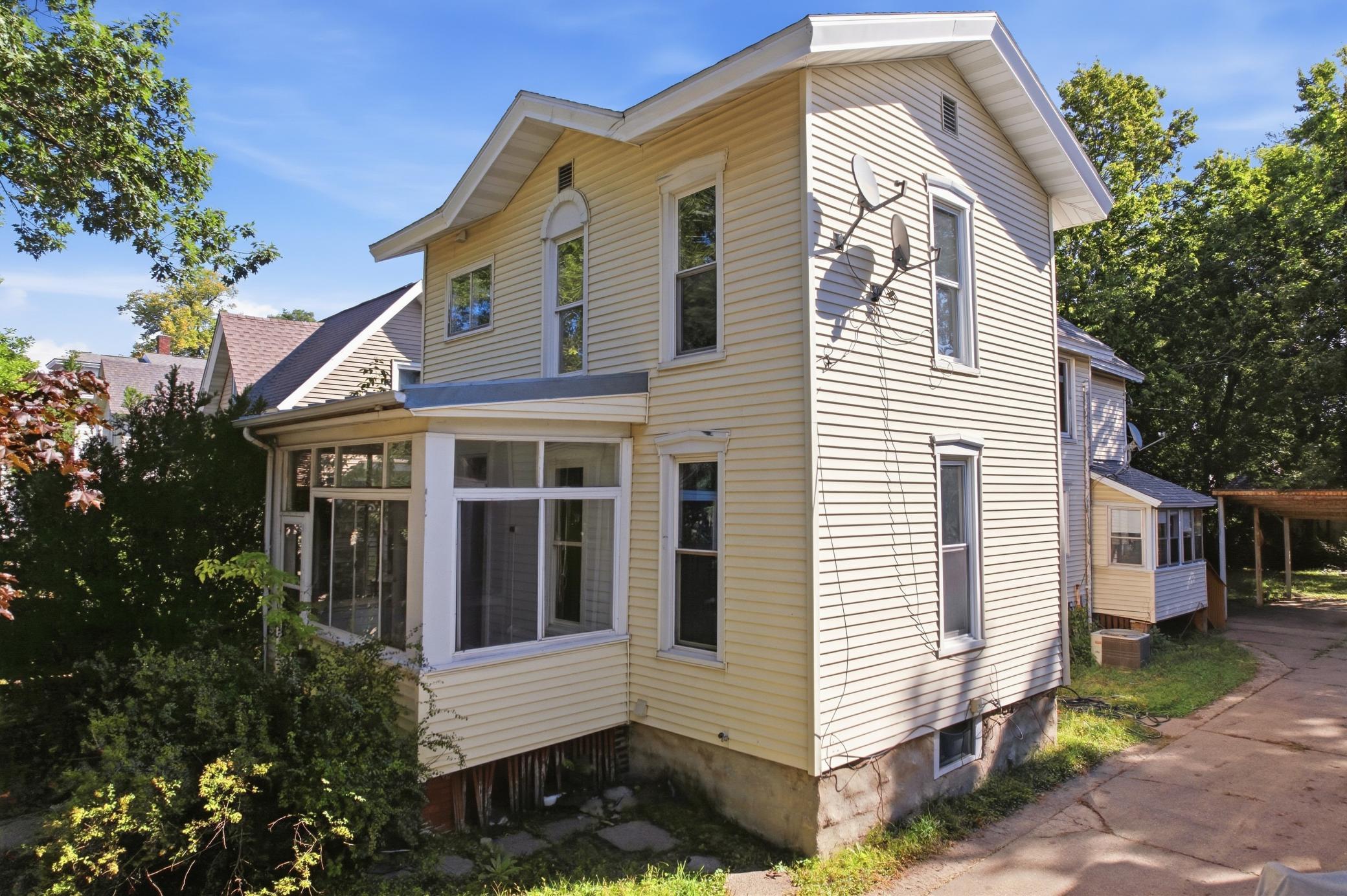 468 Main Street Property Photo 1