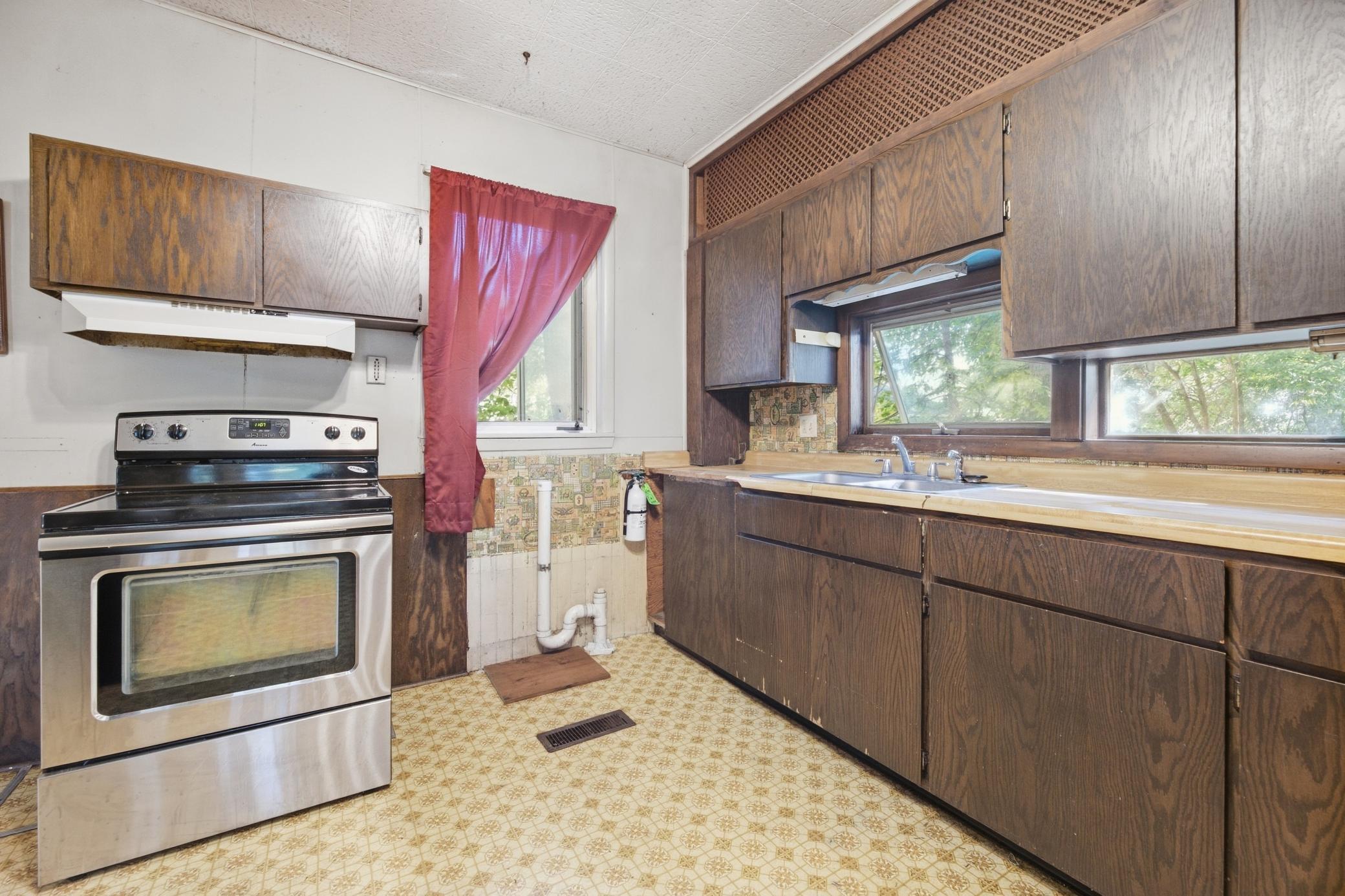 468 Main Street Property Photo 5