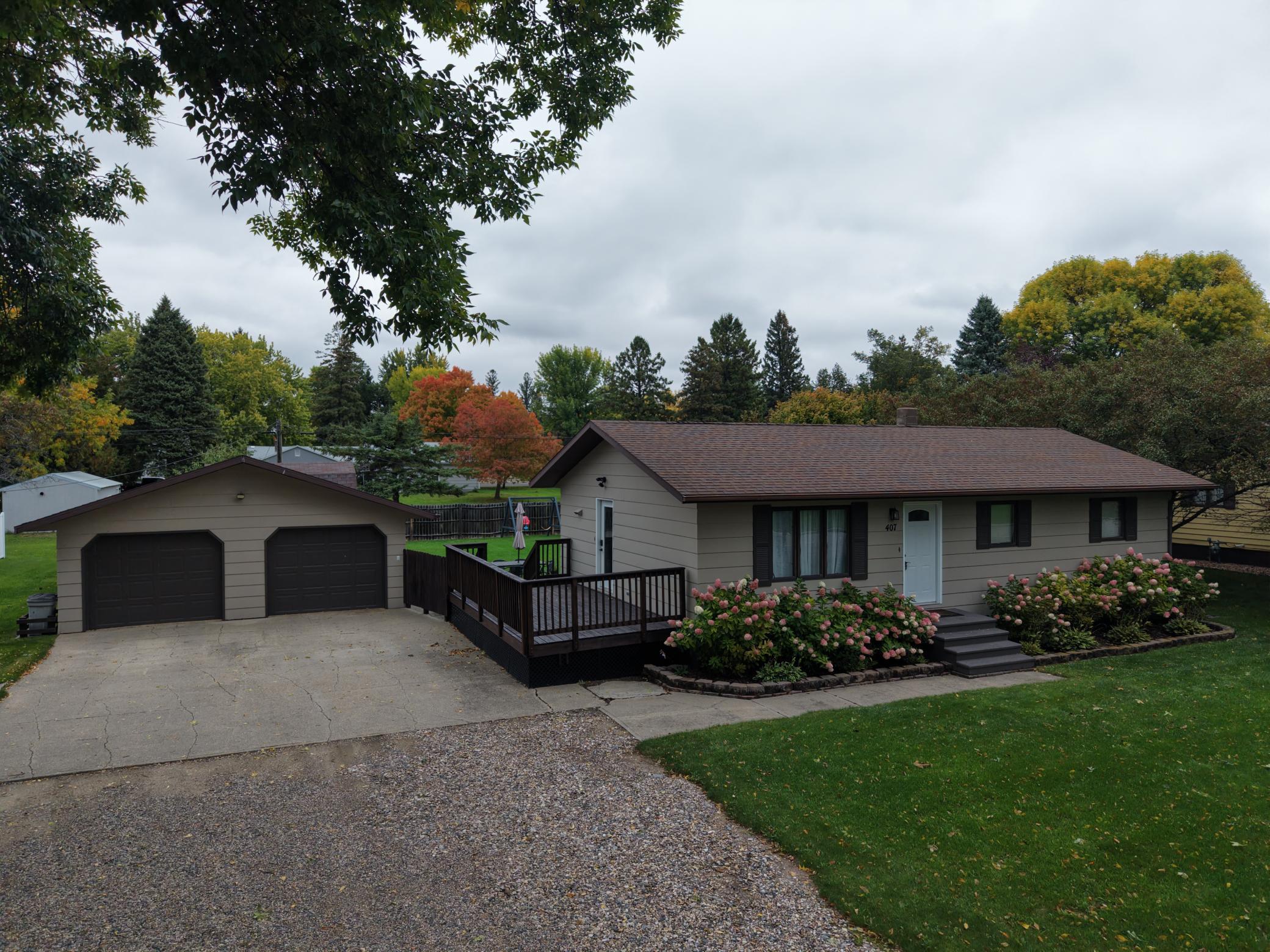 407 W Washington Avenue Property Photo 1