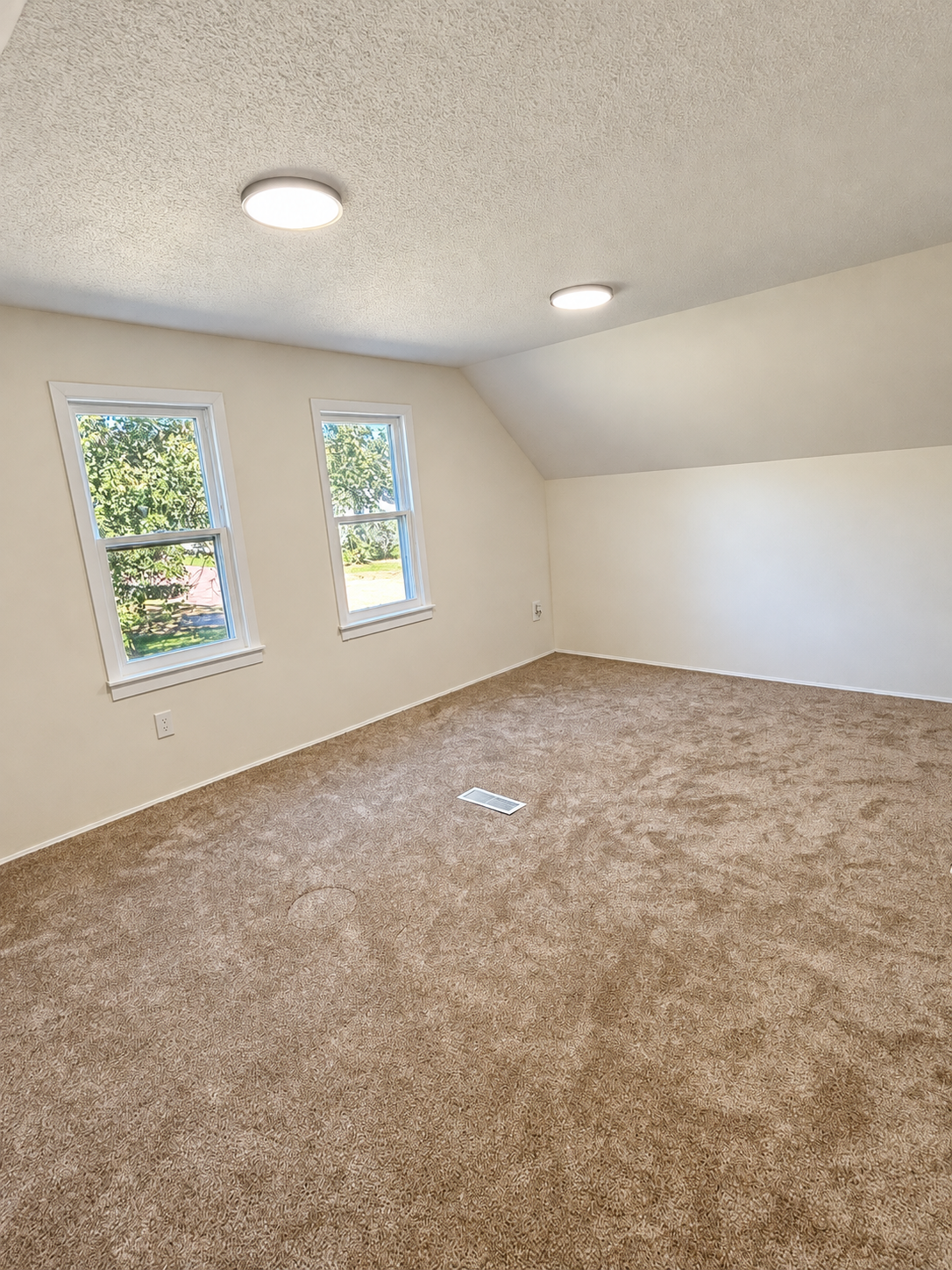 111 Birch Street W Property Photo 9