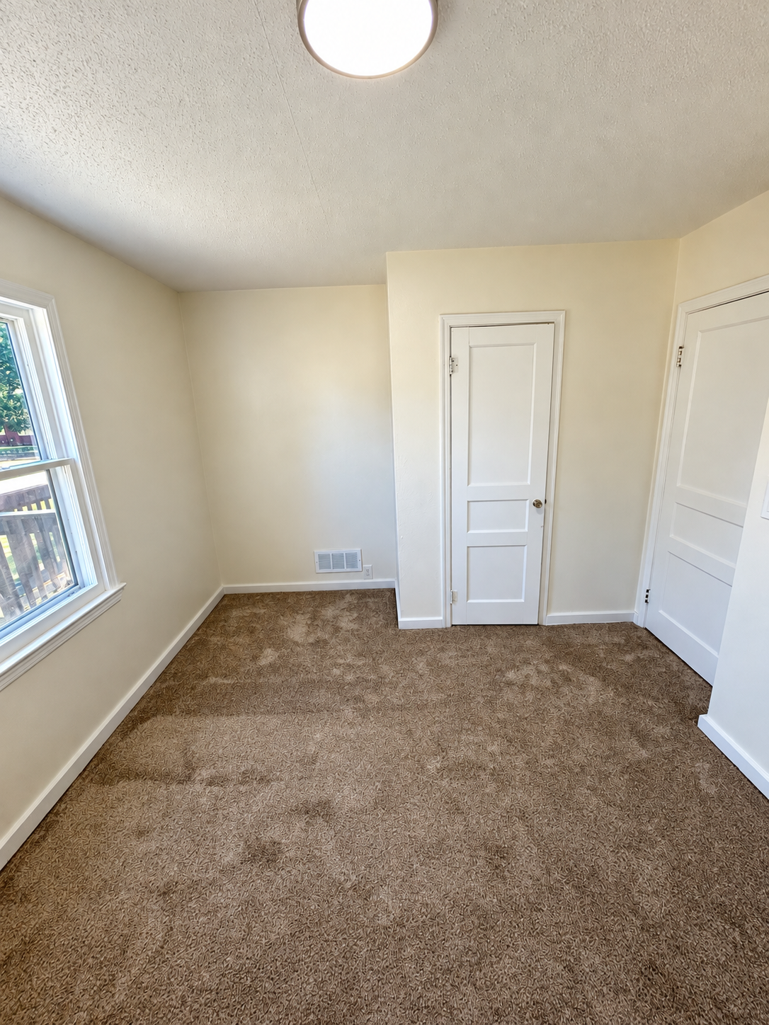 111 Birch Street W Property Photo 11