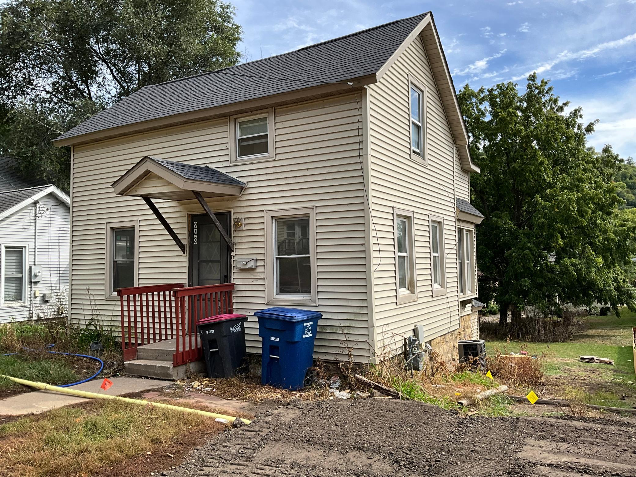 243 E 4th Street Property Photo 2